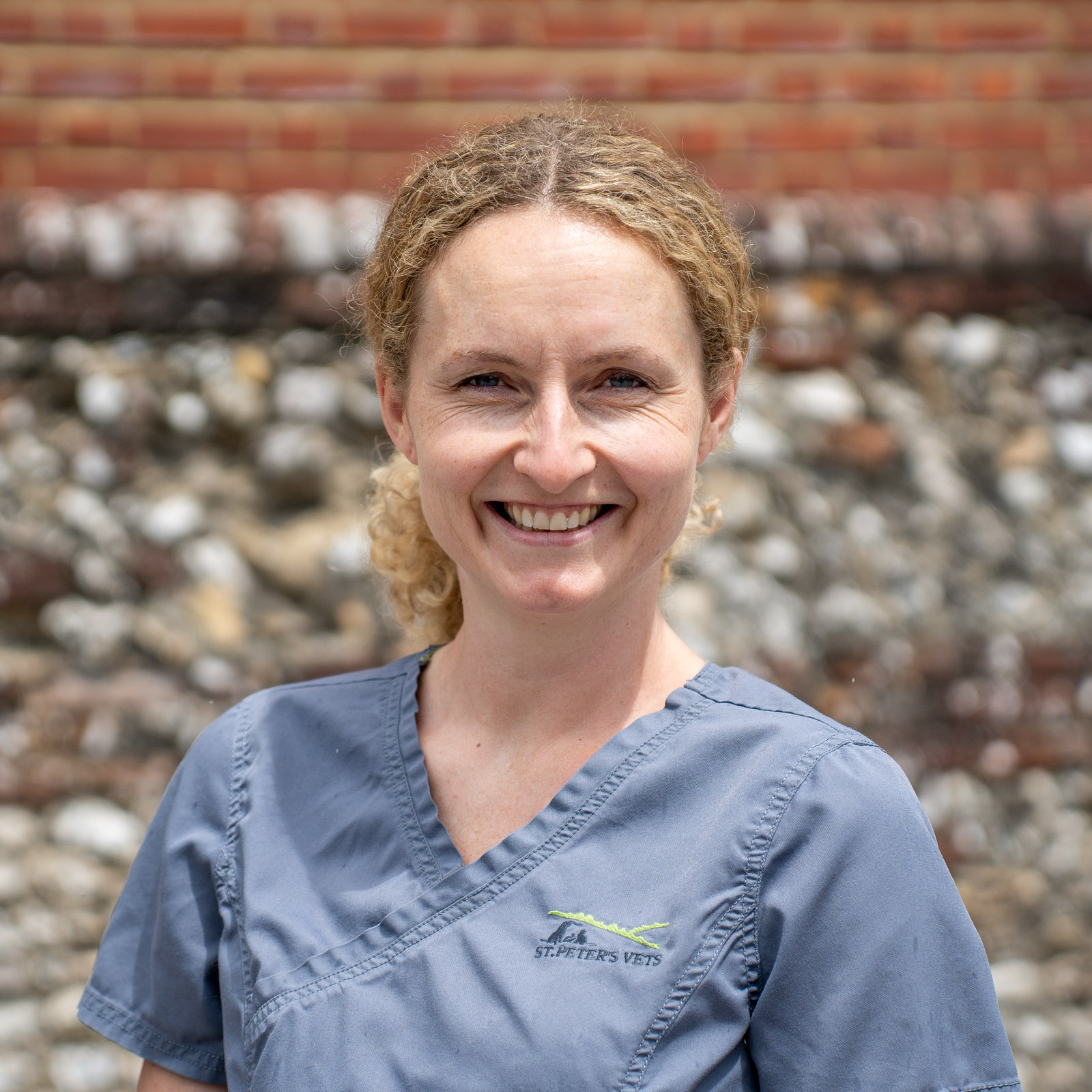 Laura Gallagher veterinary surgeon